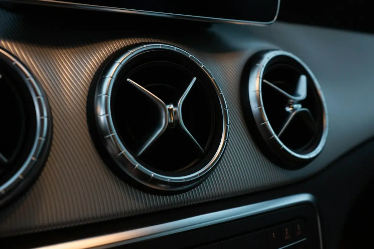 Round turbine air vents on a Mercedes-Benz dashboard